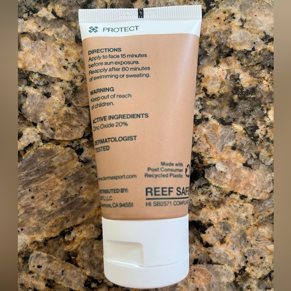 NWT SPF 50 facial sunscreen - Picture 5 of 5